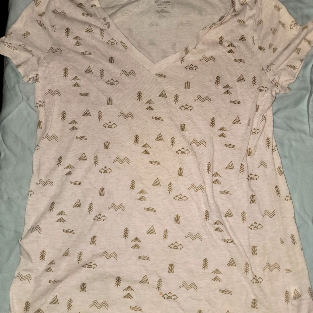 Women's Mossimo v-neck shirt